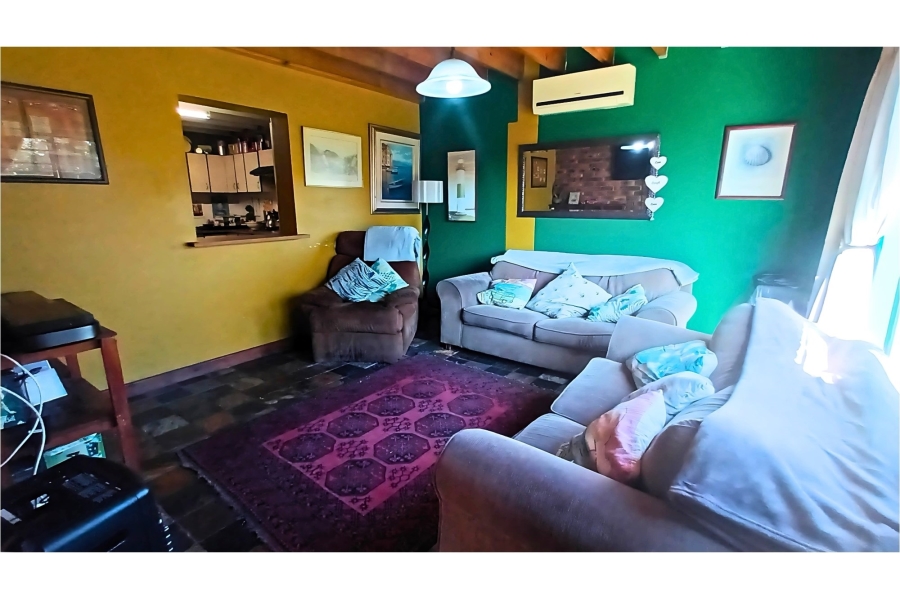 5 Bedroom Property for Sale in Gonubie Eastern Cape